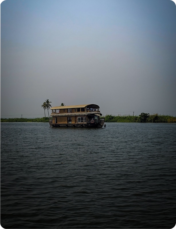 South India & Kerala Backwaters Tour with Alleppey houseboat cruise