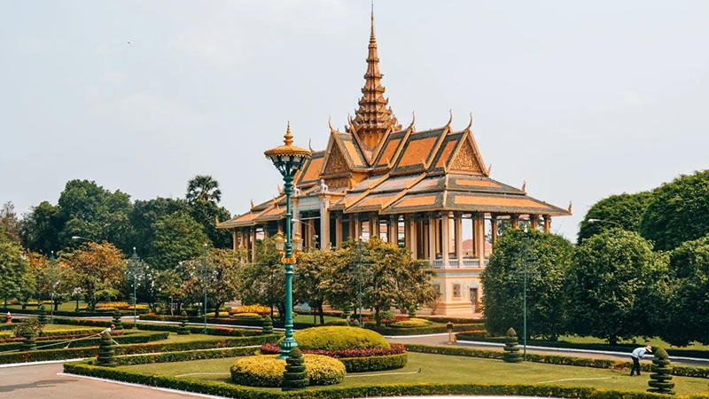 Phnom Penh – A Capital Full of Contrasts