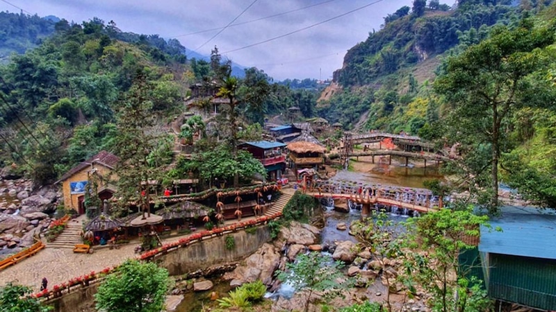 Sapa Town to Cat Cat Village — Easy Sapa Trek